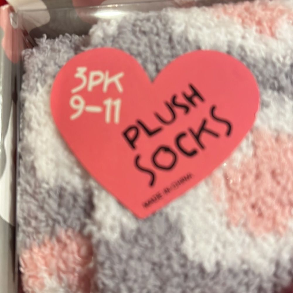 NWT Betsey Johnson fuzzy socks - Picture 2 of 3